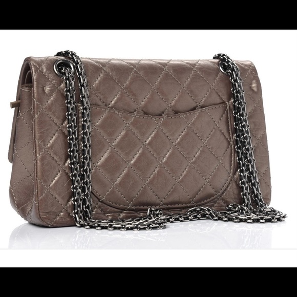 CHANEL Metallic Aged Calfskin 2.55 Reissue 225 Flap Bronze - Picture 4 of 4